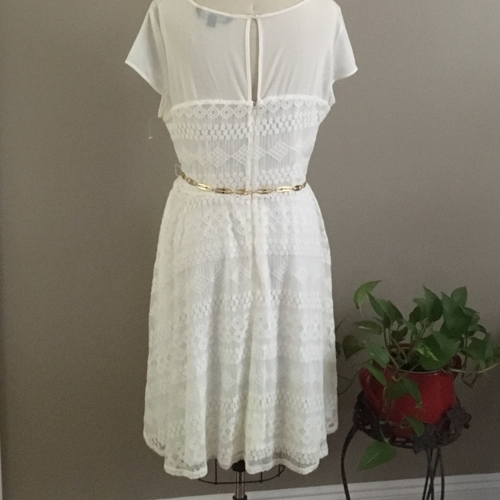 NWOT “Sharagano” White Lace & Mesh Neckline Dress